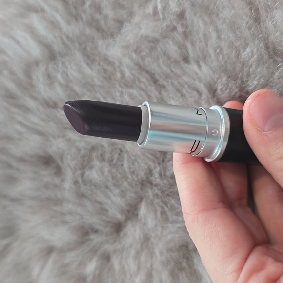 MAC Matte Lipstick Instigator A45- Discontinued - Picture 8 of 8